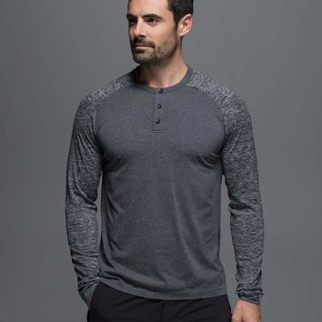 Best Yoga Clothes for Men - 6 Yoga Apparel for Men 2023 - YanvaYoga